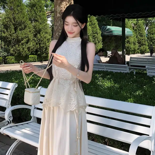 敲模女孩 纯欲风设计感蕾丝挂脖上衣高腰垂感半身裙裙装套装 女款