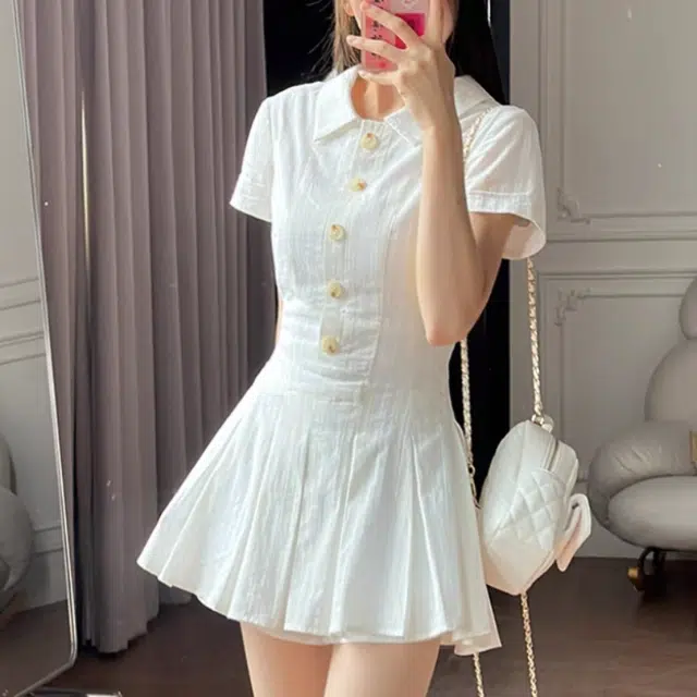 敲模女孩 学院风竖纹肌理感气质收腰衬衫百褶裙子短袖连衣裙 女款
