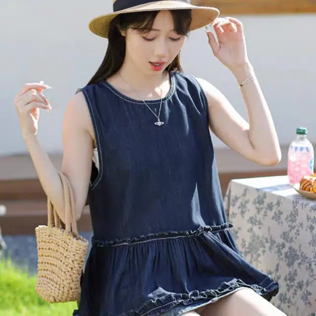 敲模女孩 学院风甜美木耳花边裙摆收腰宽松牛仔背心 女款