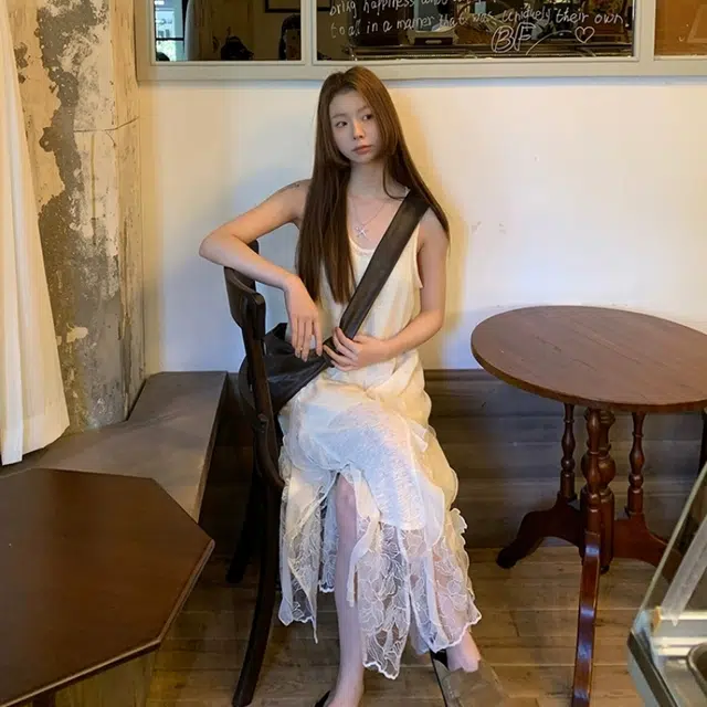 敲模女孩 法式慵懒风重工蕾丝拼接不规则下摆设计感长裙内搭薄款长裙裙装套装 女款