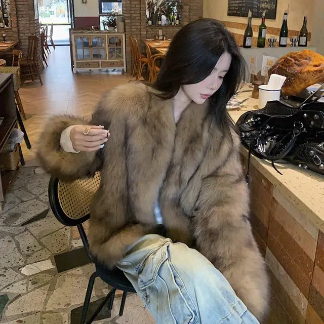 敲模女孩 美式复古环保皮草设计感抽条宽松保暖绒感外套 女款