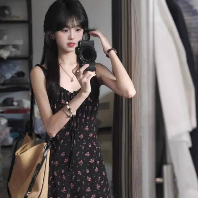 敲模女孩 法式纯欲风碎花收腰气质度假风吊带连衣裙 女款