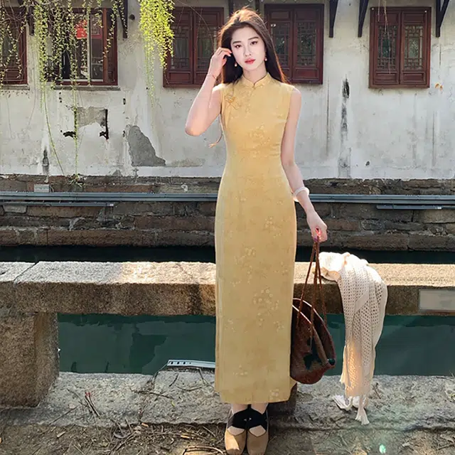 敲模女孩 新中式国风改良旗袍暗纹提花设计感温婉复古大气收腰修身无袖连衣裙 女款 黄色