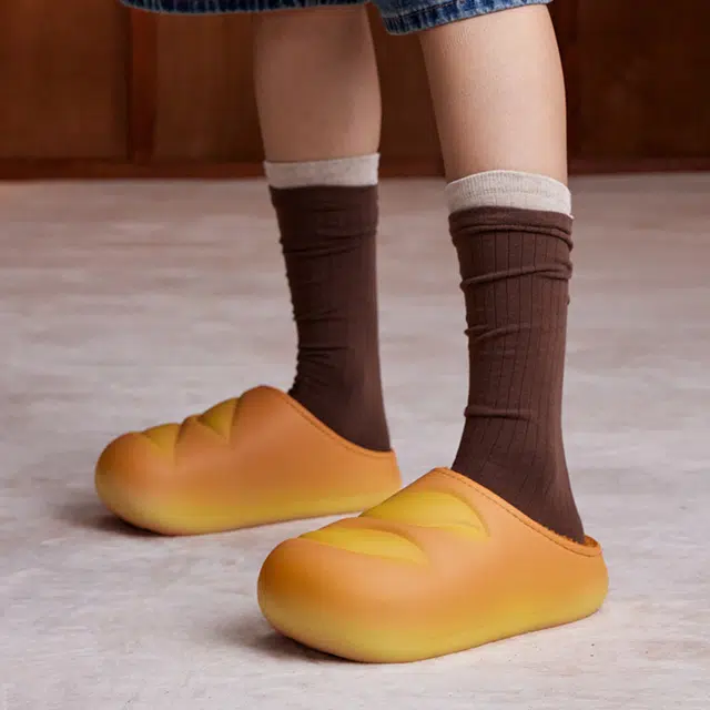 VEIDOORN Baguette Plush Slippers