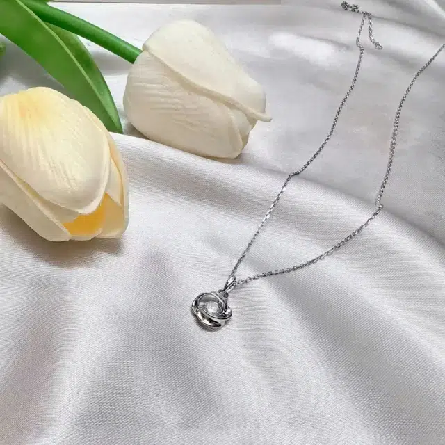 福柚 【可定制 刻字】 经典幸运四叶草莫比乌斯 轻奢小众简约闺蜜百搭高级感设计锁骨链女士 女朋友表白告白礼盒 合金 项链 女款