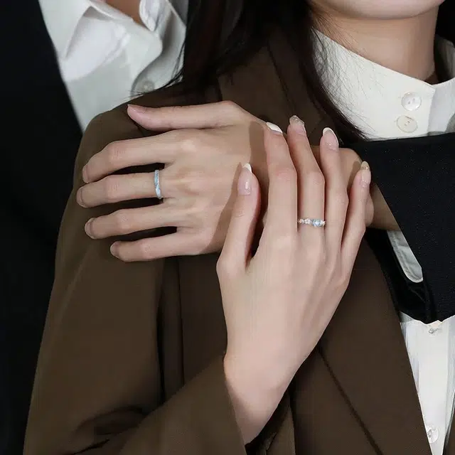 福柚 心动山茶花 轻奢精致恋爱告白立体花卉高级感百搭素圈可调节对戒#好运 合金 戒指 男女同款情侣款