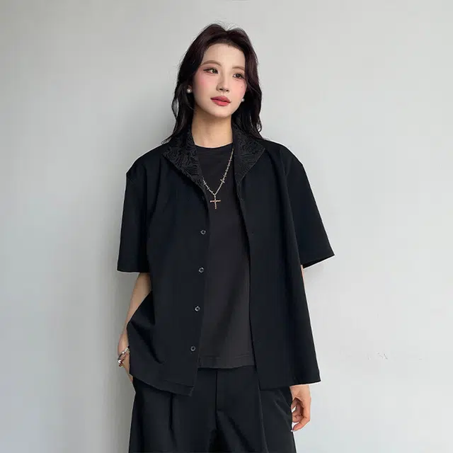 拓菲 浮雕万针永生花刺绣纯色简约日常百搭舒适短袖衬衫 男女同款