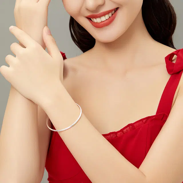 亚一 光面细圈 轻奢高雅 简约百搭 气质时尚 足银 手镯 女款