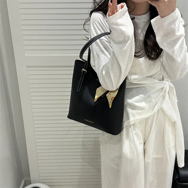 TOUTSEUL YOLO PU