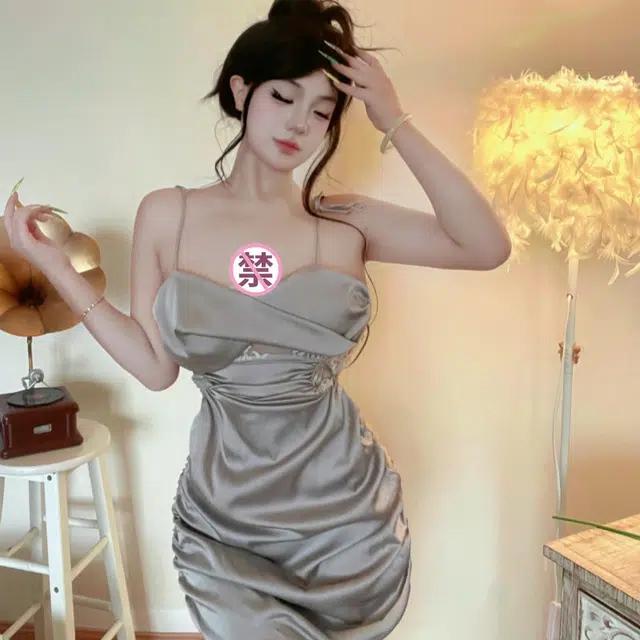 崇朵  大码性感 免脱小胸 诱惑约会战袍吊带蕾丝睡裙