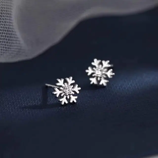 极昼 圣诞雪花系列 精致轻奢简约小众高级感设计森系冷淡风气质时尚高颜值耳饰 日常通勤百搭养耳洞 合金 耳钉 男女同款情侣款
