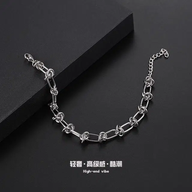 极昼 荆棘守护简约小众纯色配饰个性嘻哈冷淡风高级感气质时尚百搭潮流欧美风创意设计日常休闲通勤 钛钢 手链 男女同款情侣款