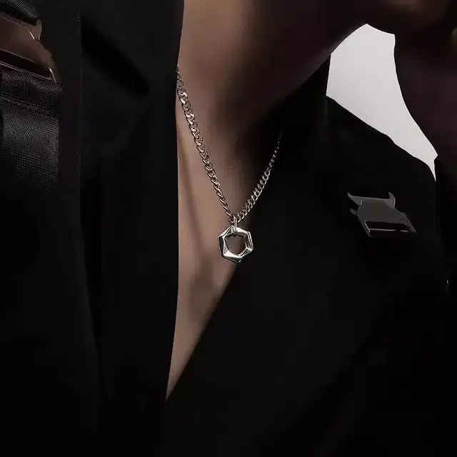 极昼 同饰几何六边形简约小众古巴链设计精致轻奢气质潮流痞帅嘻哈风时尚高级感日常百搭休闲通勤 钛钢 项链 男女同款情侣款