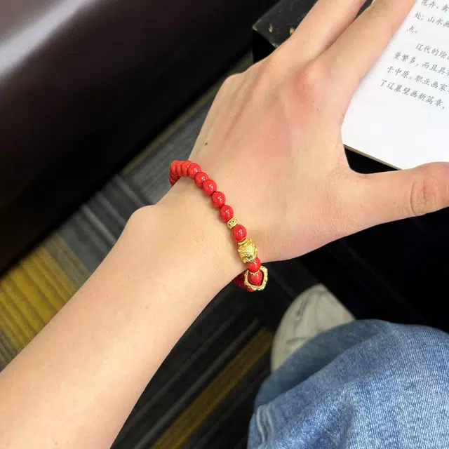 极限弧 朱事顺利八方来财 招财转运国潮转运简约小众设计高级感叠戴#好运 朱砂 手串 男女同款情侣款