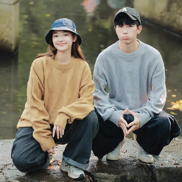 棉基因 文艺风不规则菱形格结构设计款针织长袖圆领上衣时尚高街潮流百搭宽松休闲毛衣 男女同款