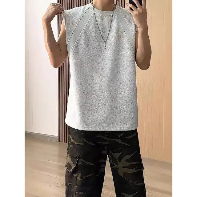 臣目 坎肩圆领纯色舒适百搭休闲无袖背心 男款