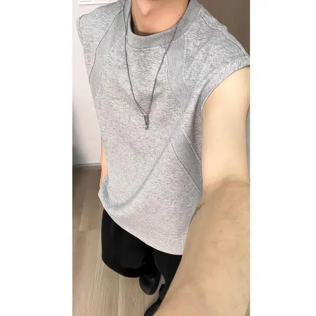 臣目 坎肩圆领纯色舒适百搭休闲无袖背心 男款