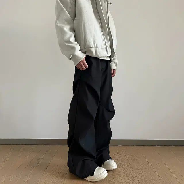 臣目 褶皱阔腿西裤美式垂感痞帅高级感裤子宽松直筒微喇裤西装裤 男女同款