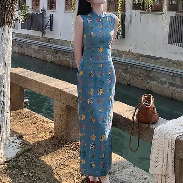 雾闪闪 新中式改良刺绣碎花立领旗袍收腰舒适短袖连衣裙 女款