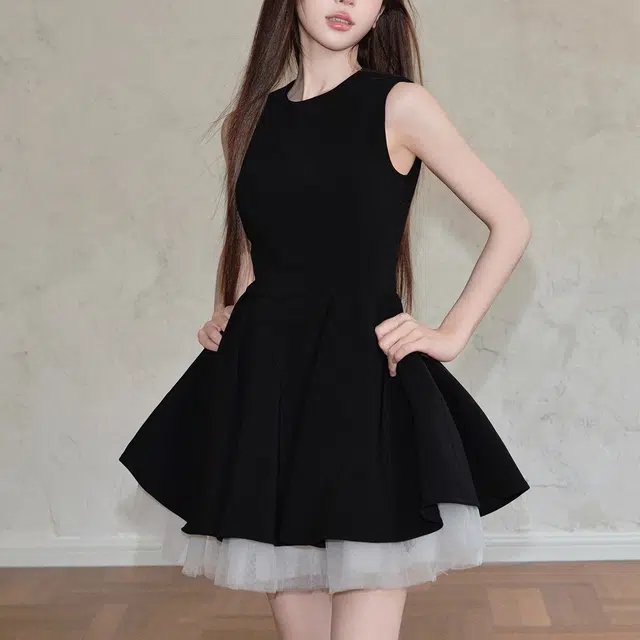 雾闪闪 百搭气质纯色休闲无袖连衣裙 女款