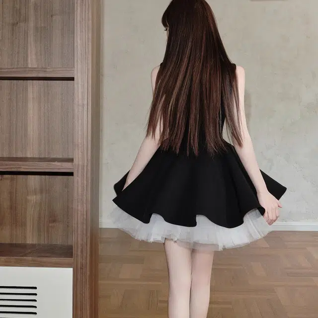 雾闪闪 百搭气质纯色休闲无袖连衣裙 女款