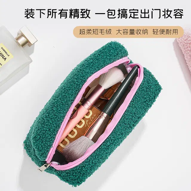 舒小奢毛绒笔袋化妆包可爱高颜值大容量铅笔盒女孩初中学生文具盒抱枕便捷便利便携携带方便轻巧轻便 收纳防尘防摔