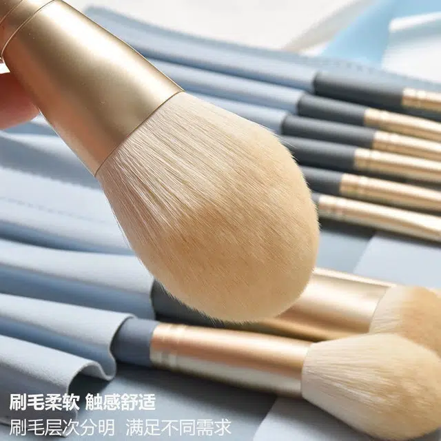 舒小奢  化妆刷套装超柔软毛高光遮瑕散粉粉底眼影刷便携全套刷子细腻持久自然轻盈优雅精致便捷化妆刷 修容打底细节