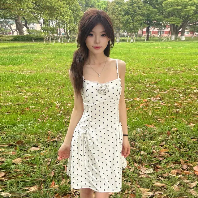 珠蒂美 纯欲风辣妹波点子女减龄收腰显瘦吊带连衣裙 女款
