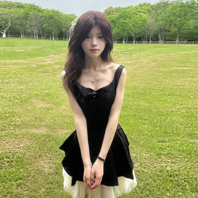 珠蒂美 芭蕾黑天鹅 公主风气质收腰网纱撞色蓬蓬裙吊带连衣裙 女款