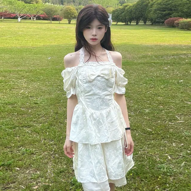 珠蒂美 富家千金裙子温柔气质显白蝴蝶结短裙森系公主吊带连衣裙 女款 米杏色
