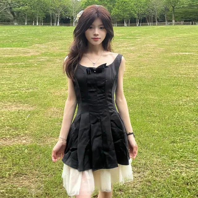 珠蒂美 芭蕾黑天鹅 公主风气质收腰网纱撞色蓬蓬裙吊带连衣裙 女款