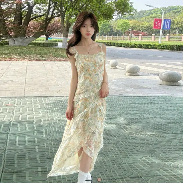 珠蒂美 设计感不规则荷叶边碎花女夏季气质海边度假风裙子吊带连衣裙 女款