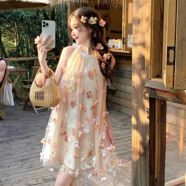 珠蒂美 甜辣穿搭法式挂脖长裙立体花朵显瘦公主吊带连衣裙 女款