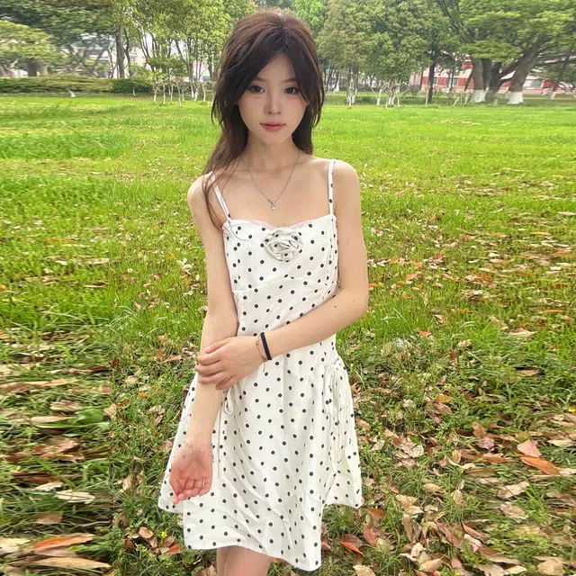 珠蒂美 纯欲风辣妹波点子女减龄收腰显瘦吊带连衣裙 女款