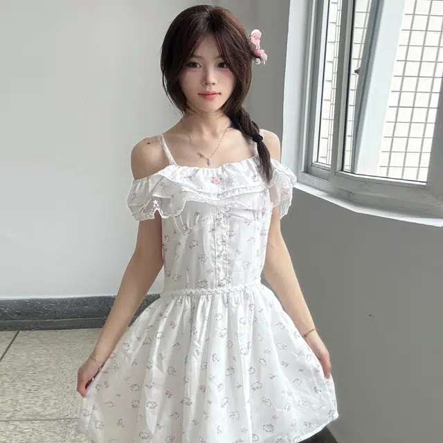 珠蒂美 碎花一字肩蕾丝仙女收腰蓬蓬裙子气质吊带连衣裙 女款