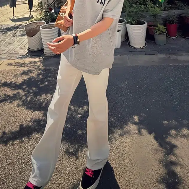 单爵 修身直筒薄款高街微喇裤牛仔裤 男女同款