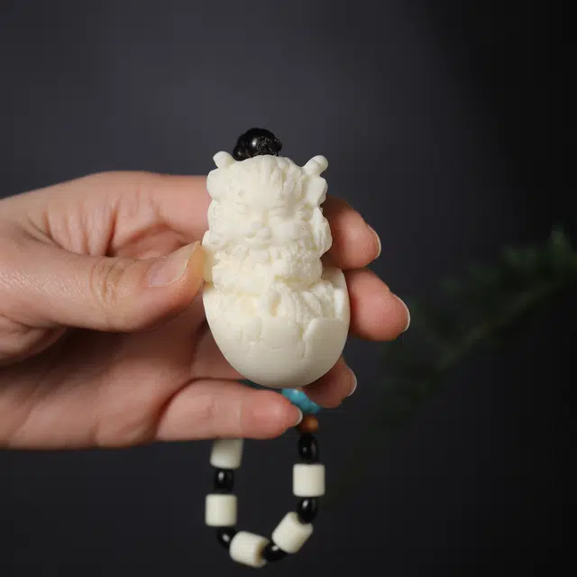 嫒柯 新中式国潮文艺复古风随身携带盘玩小众百搭万事如意平安纳福诸事顺遂财源广进工艺品#萌宠龙崽崽 象牙果 手把件 男女同款情侣款