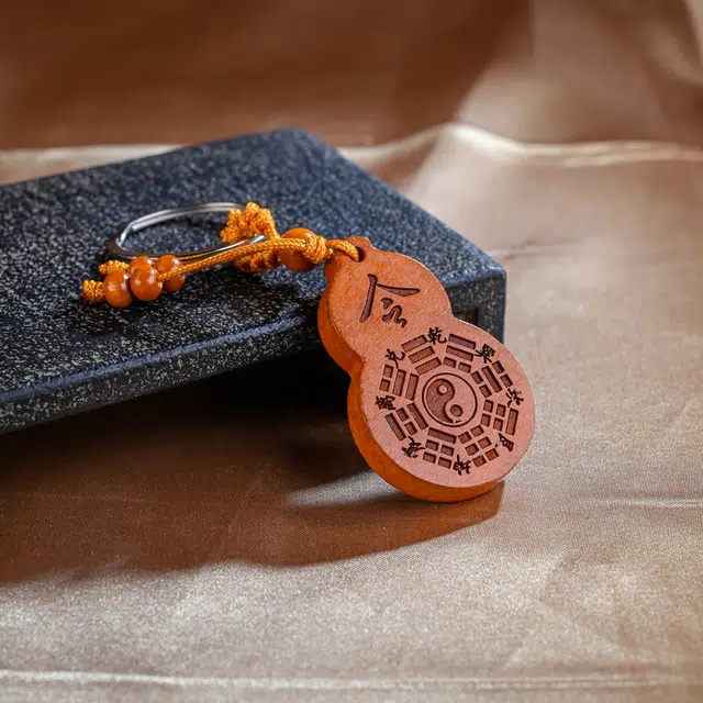 嫒柯 国潮新中式文玩复古风精致精工雕刻小众设计挂饰钥匙扣手机链车载挂坠万事顺遂平安喜乐#好运高级轻奢 桃木 挂件 男女同款情侣款