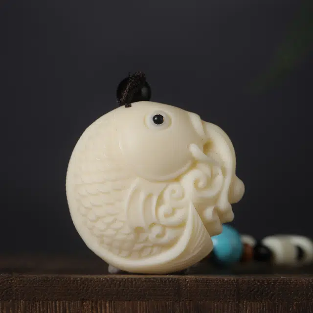 嫒柯 新中式国潮文艺复古风随身携带盘玩小众百搭万事如意平安纳福诸事万事如意顺遂财源广进#好运 象牙果 手把件 男女同款情侣款