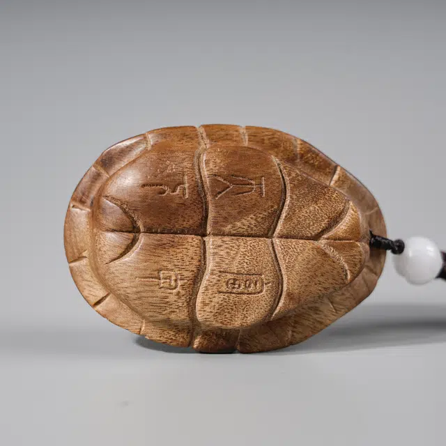 嫒柯 国潮新中式轻奢高级感复古风文艺风招财进宝八方来财吉星高照文玩盘玩富甲天下#好运 楠木 手把件 男女同款情侣款