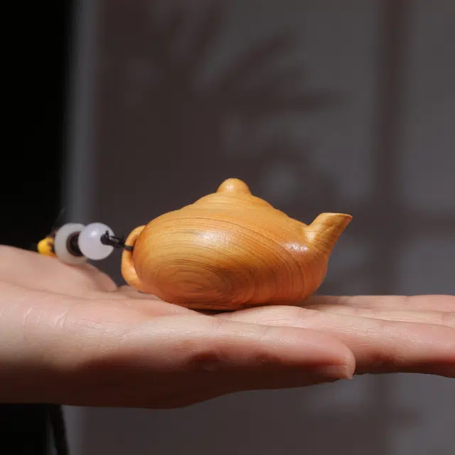 嫒柯 国潮新中式百搭轻奢高级随身携带居家茶宠诸事顺遂招财纳福#好运 崖柏 把件 男女同款情侣款