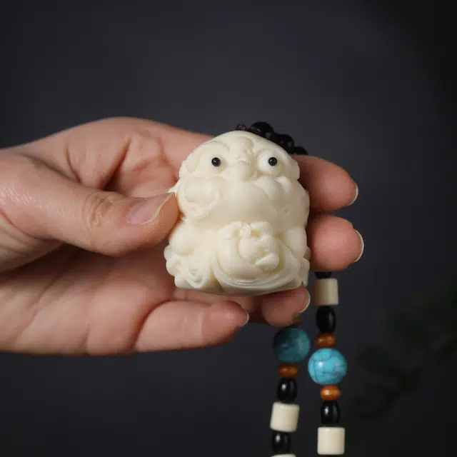 嫒柯 新中式 国潮文艺复古风随身携带盘玩小众百搭万事如意平安纳福诸事顺遂财源广进工艺品#好运 象牙果 手把件 男女同款情侣款