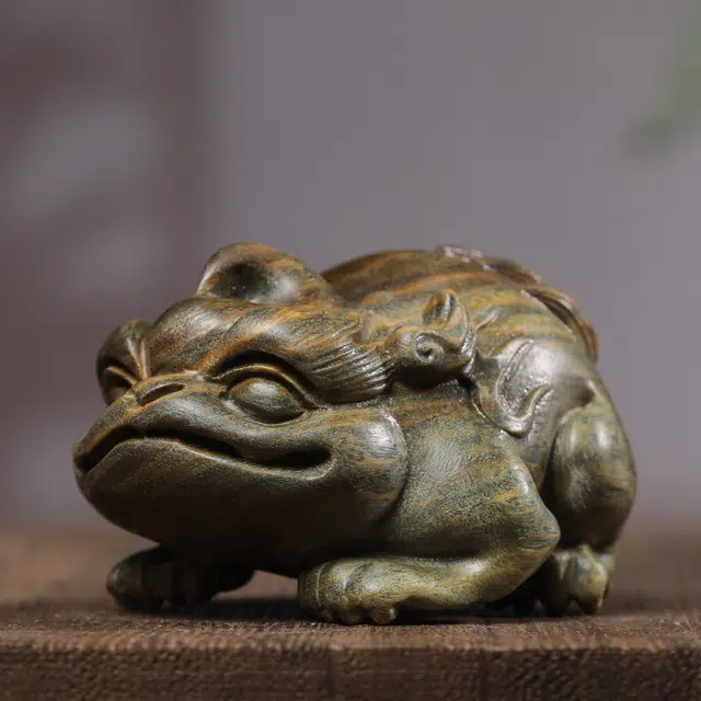 嫒柯 国潮新中式百搭轻奢高级创意吉祥物平安吉祥八方来财随身把玩#好运 绿檀 把件 男女同款情侣款