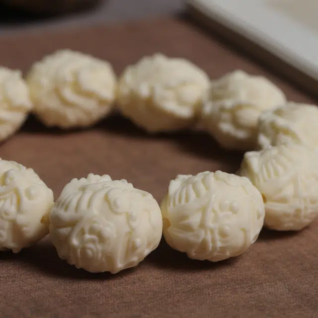 嫒柯  新中式国潮文艺复古小众轻奢高级感百搭 盘玩文玩万事如意 平安纳福 诸事顺遂 万事如意 财源广进  象牙果 手串 男女同款情侣款