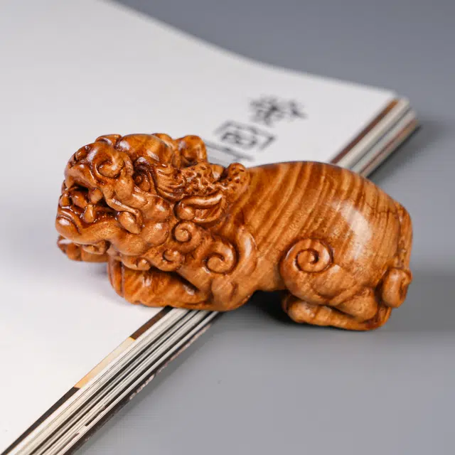 嫒柯 国潮新中式百搭轻奢高级招财纳福青云直上富甲一方随身把玩#好运 楠木 把件 男女同款情侣款