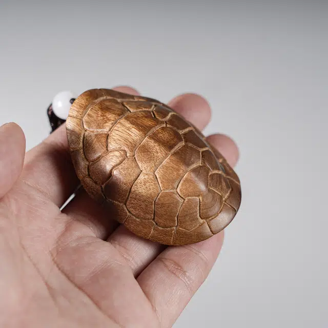 嫒柯 国潮新中式轻奢高级感复古风文艺风招财进宝八方来财吉星高照文玩盘玩富甲天下#好运 楠木 手把件 男女同款情侣款