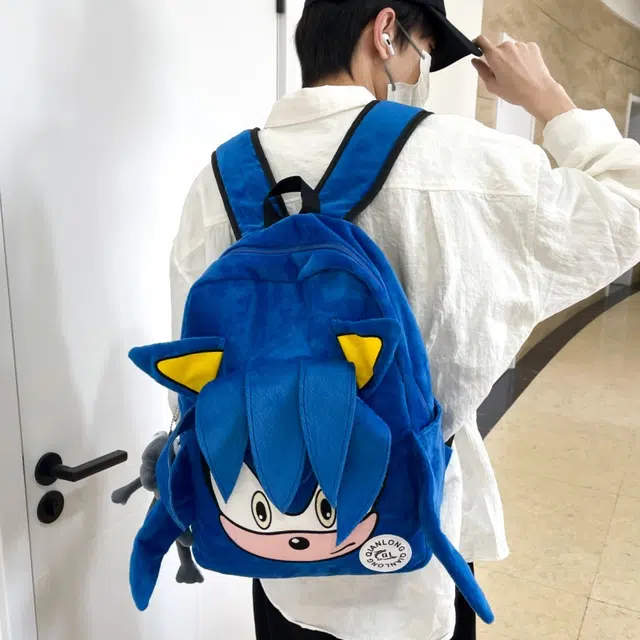 泰格奴 卡通高颜值日韩学生上课百搭书包 毛绒 背包双肩包 男女同款情侣款 黑色 红色 紫色 蓝色