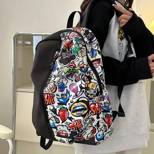 泰格奴 工装机能百搭个性运动街头旅行大容量背包初中生高中生大学生上课百搭书包 尼龙 双肩包 男女同款情侣款 白色红色绿色