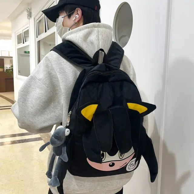 泰格奴 卡通高颜值日韩学生上课百搭书包 毛绒 背包双肩包 男女同款情侣款 黑色 红色 紫色 蓝色