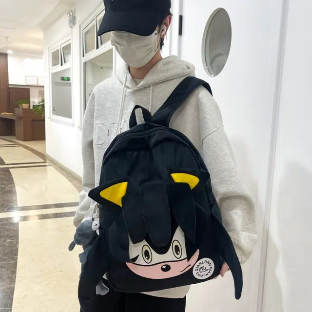 泰格奴 卡通高颜值日韩学生上课百搭书包 毛绒 背包双肩包 男女同款情侣款 黑色 红色 紫色 蓝色